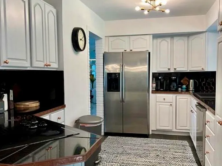 301 SW 8th Ter — Photo 9