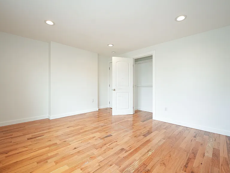 1274 N 5th St — Photo 7