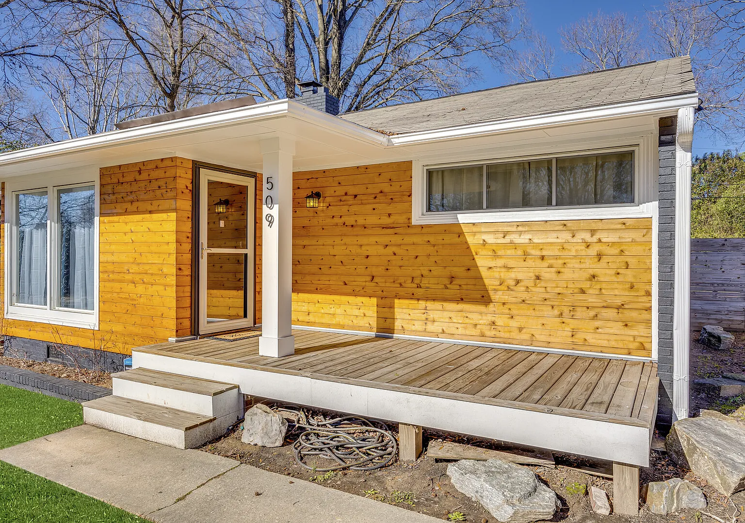 Spacious 2 BDR Luxury Home Near Elevation Church — Photo 4