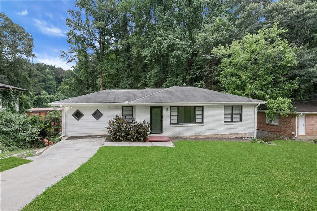 4 bed, 2.0 bath, 1340 sqft, $1,995 — Photo 4