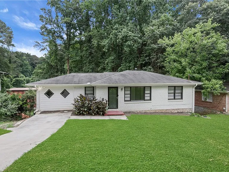 1982 Rena Cir SW — Photo 4