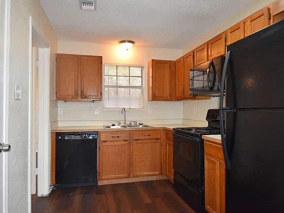 5th image of 433 L Thompson St