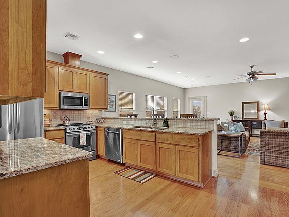 5th image of 1725 Cherrywood Dr