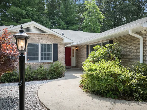 227 Sean Way, Hendersonville, NC 28792