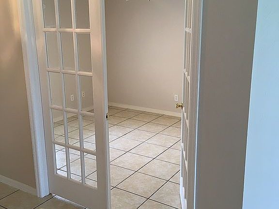 2nd image of 1001 NE 2nd Ave