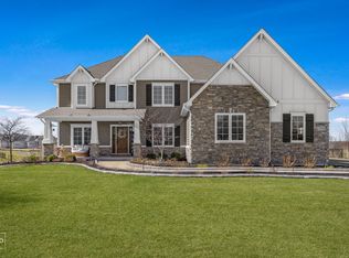 1134 Redbud Ln, Sugar Grove, IL 60554