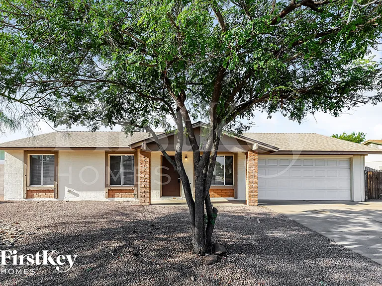 5031 W Windrose Dr — Photo 1