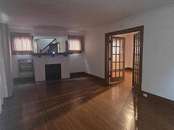 3rd image of 1412 Waverly Ave