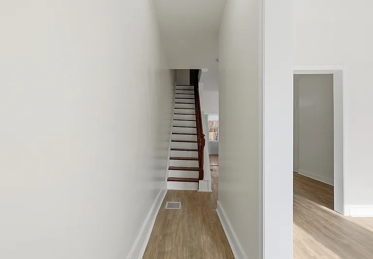 2540 Frederick Ave — Photo 10