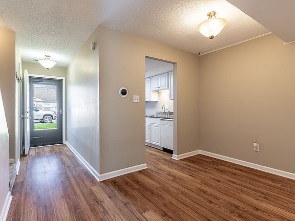 4th image of 2825 Country Estates Dr