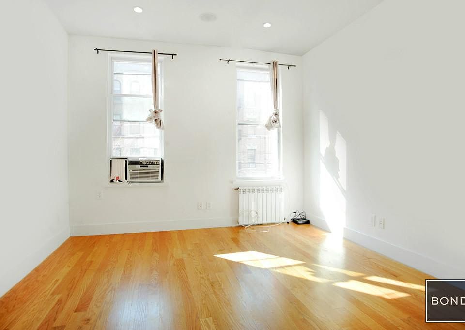 2nd image of 182 India St APT 4
