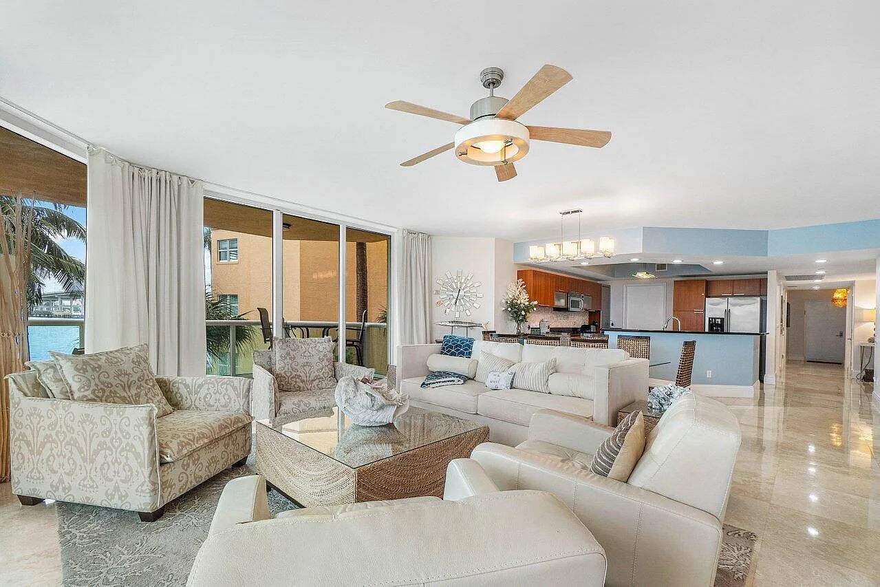 3 bed, 3.5 bath, 2287 sqft, $5,000 — Photo 3