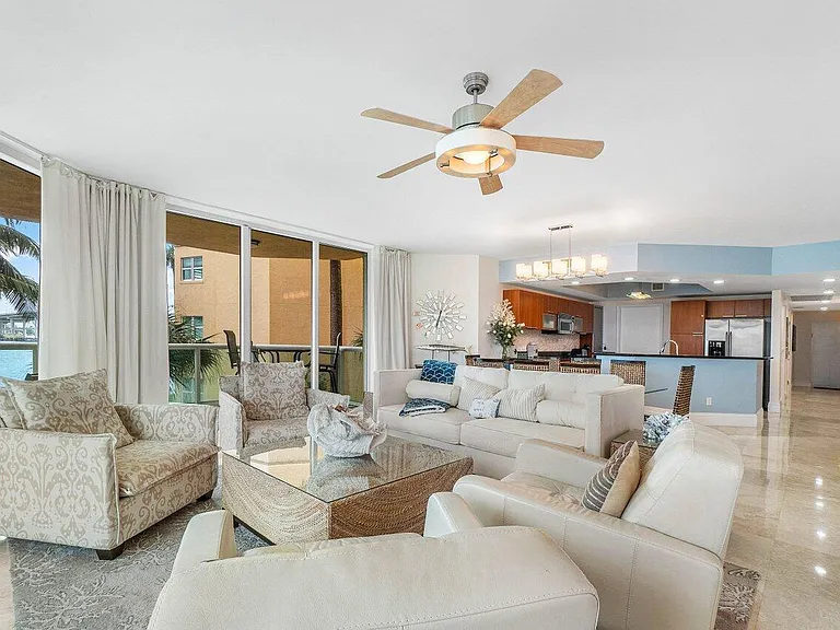 2650 Lake Shore Dr #206 — Photo 3