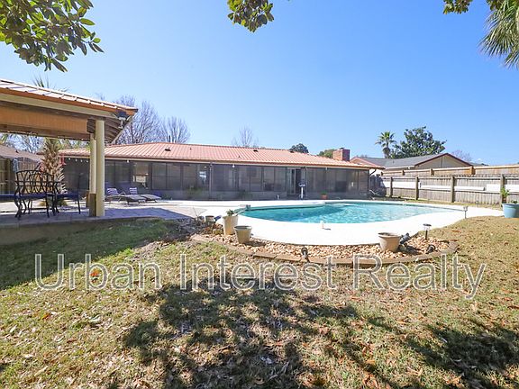 4th image of 531 Juanita Dr