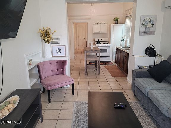 3rd image of 806 Mundy Dr APT 2