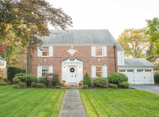 133 Ridgewood Rd, West Hartford, CT 06107