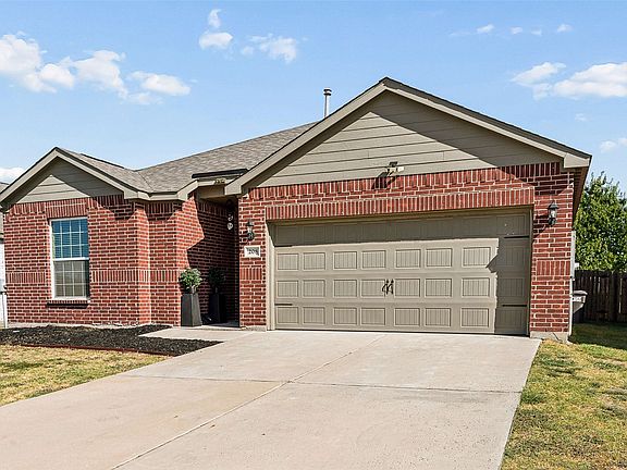 5th image of 208 Emma Dr