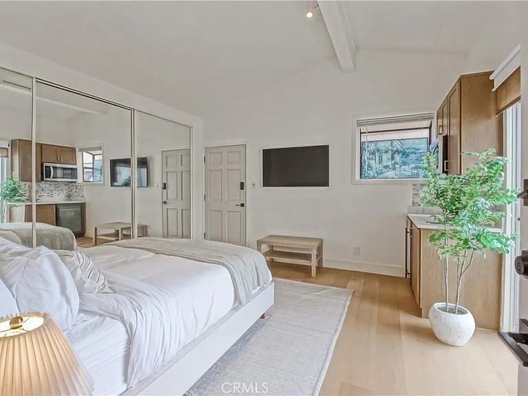 320 Marine Ave — Photo 32