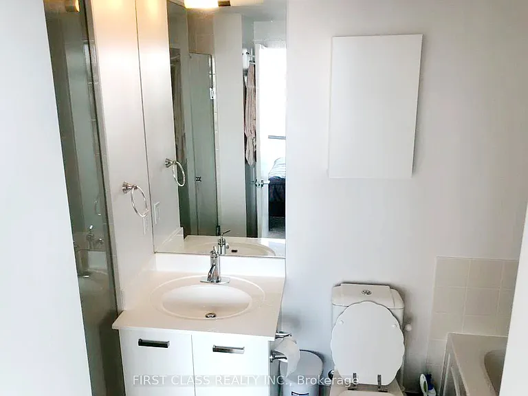 832 Bay St #505 — Photo 19