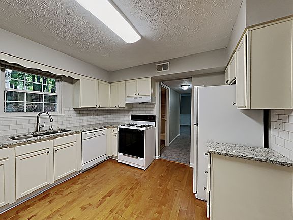 4th image of 800 Crab Orchard Dr