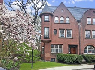 841 W Chalmers Pl, Chicago, IL 60614