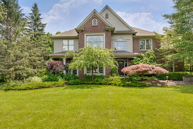 7724 Parkcrest Cir photo 1