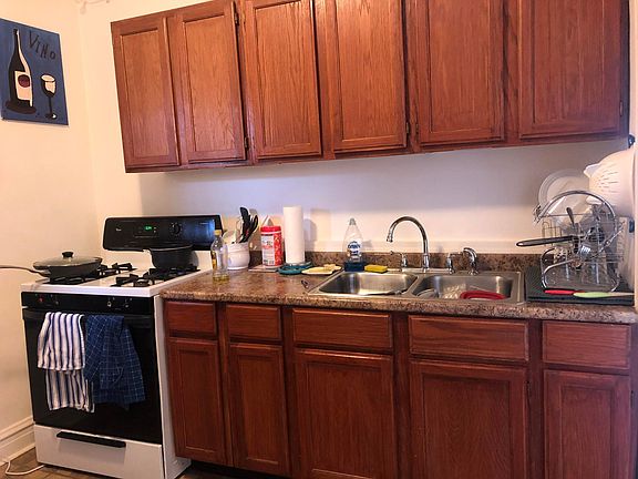 5th image of 3079 N Davlin Ct APT 3