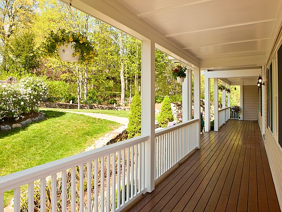 3rd image of 97 Maple Wood Dr