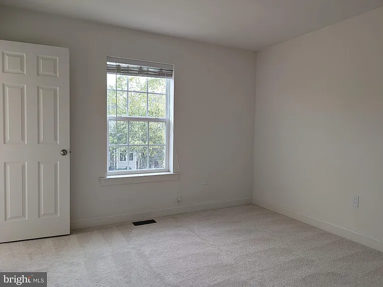 68 Autumn Ln — Photo 12