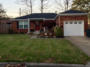 203 Village Pine Dr, New Albany, IN 47150