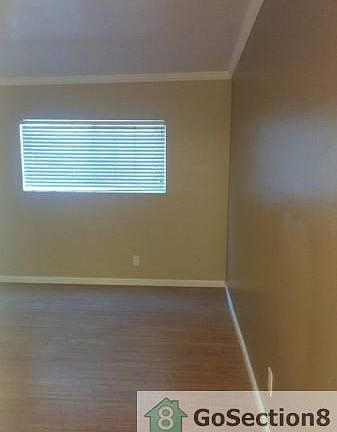4th image of 4229 48th St APT 3