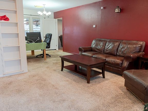2nd image of 603 W Nobles Ave