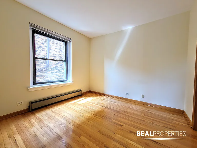 635 W Barry Ave — Photo 12