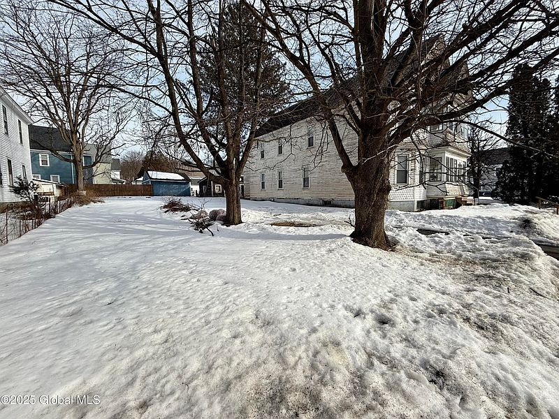 3rd image of 249 Forest Avenue