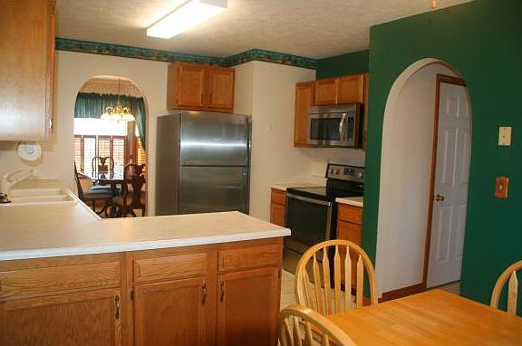 4th image of 1061 Woodland Cir