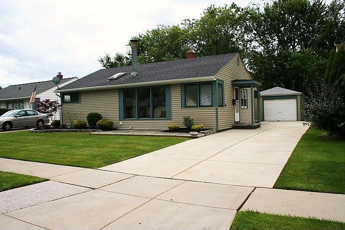 1st image of 42 Kelvin Dr