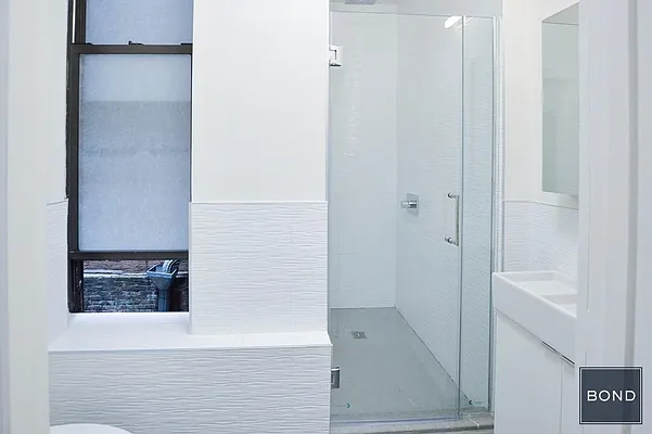 Rented by Bond New York | media 12