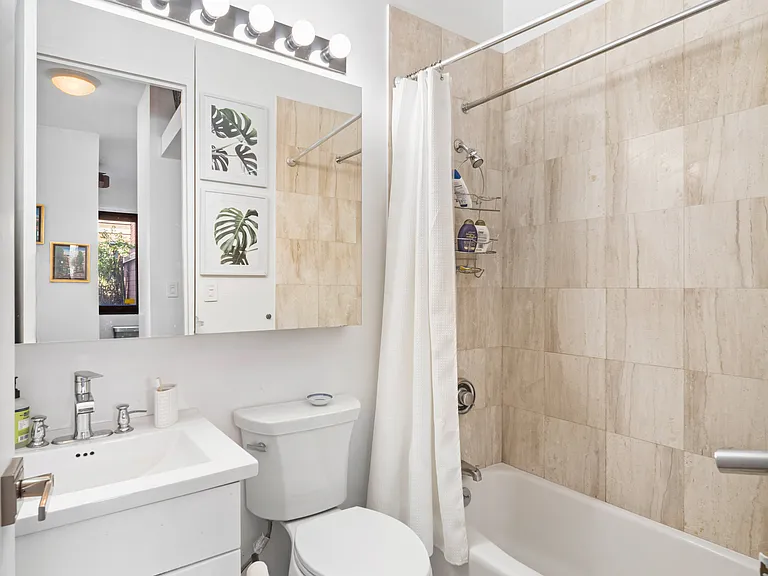 350 W 50th St #6U — Photo 5