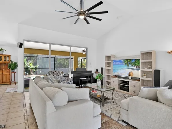 3809 Agualinda Blvd, Cape Coral, FL 33914