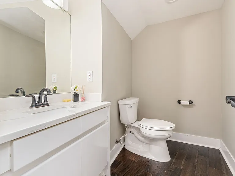 4602 Sandwich Ct — Photo 34