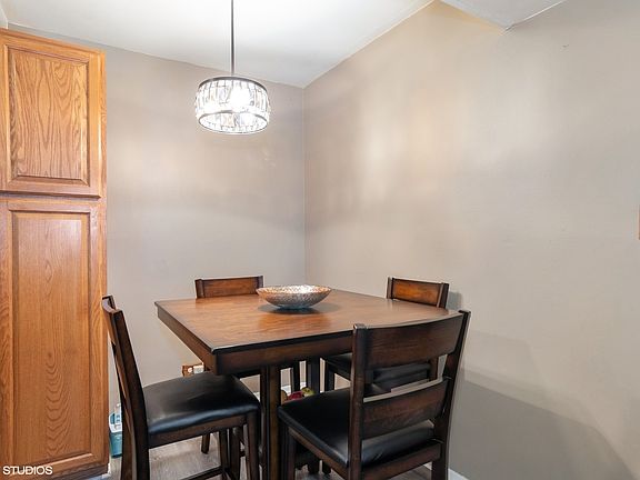 5th image of 103 Daniel Ct