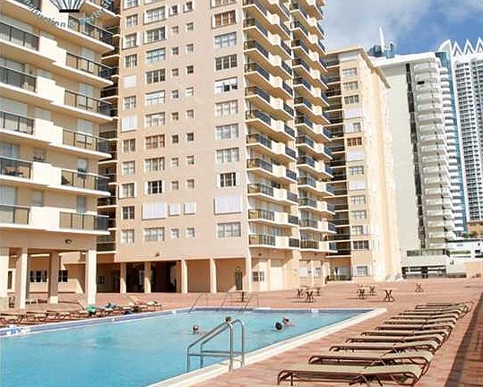 3rd image of 6039 Collins Ave APT 1035