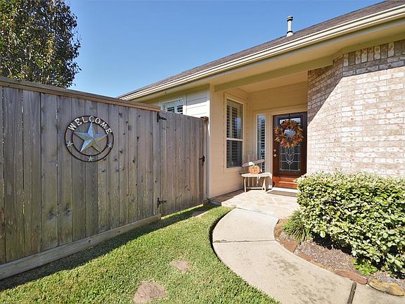 4th image of 1302 Varese Dr