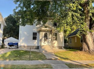 1037 8th St N, Fargo, ND 58102