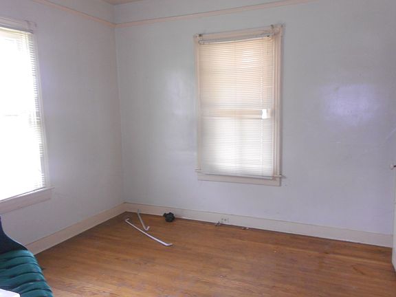 5th image of 1412 N Main St