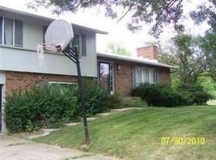 3703 Willow Creek Dr, Dayton, OH 45415