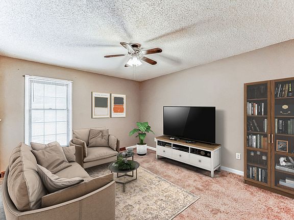 3rd image of 1105 S Country Club Dr