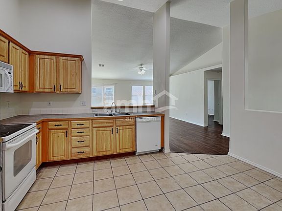4th image of 3008 Woodbridge St