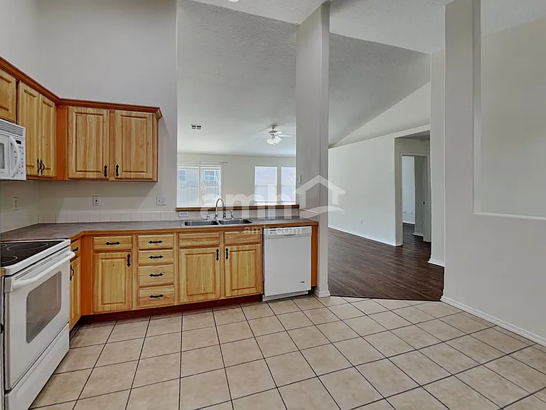 3008 Woodbridge St — Photo 4