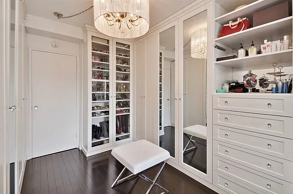 Sold by Corcoran | media 21